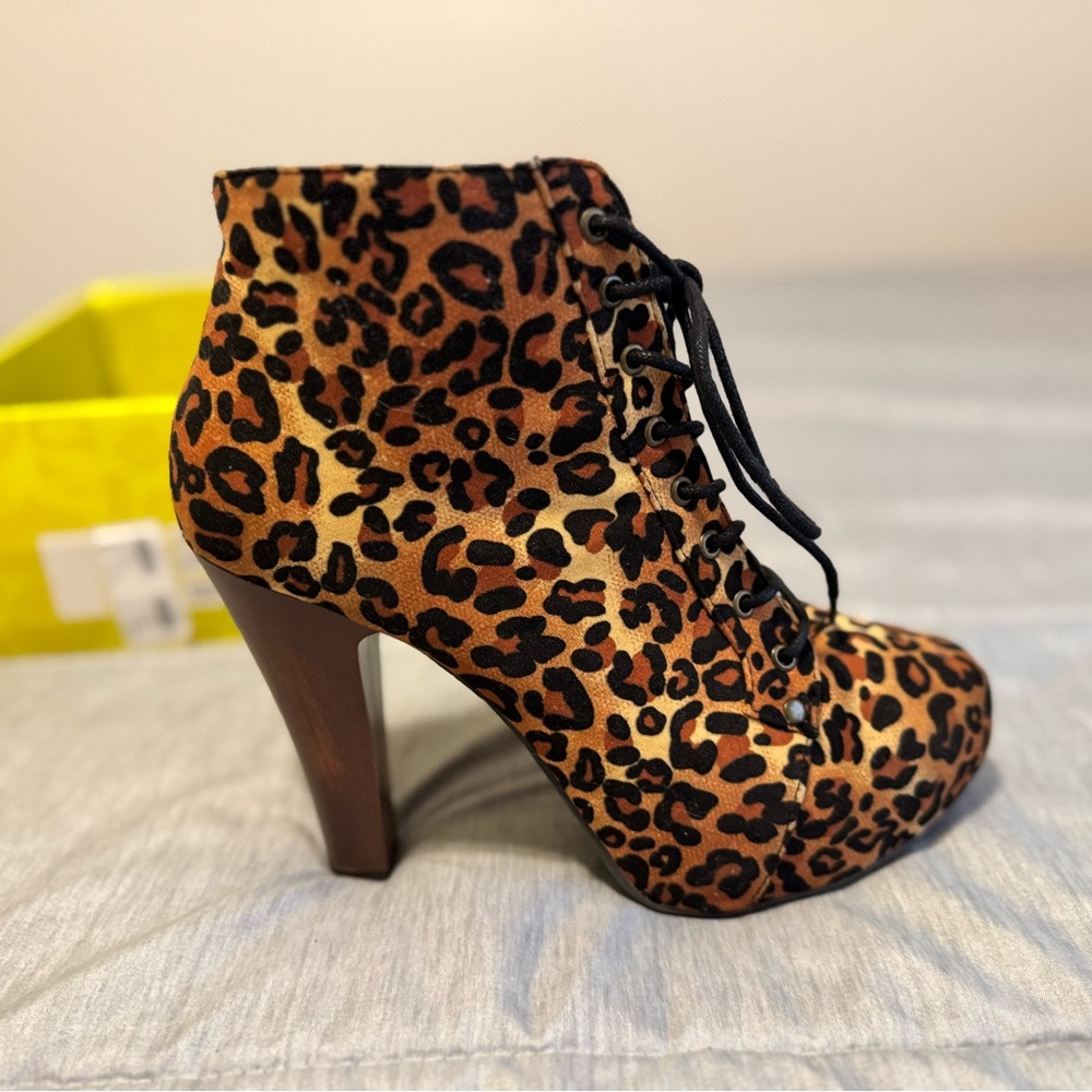 Size 8 Leopard Print Ankle Boots! - Picture 10 of 11